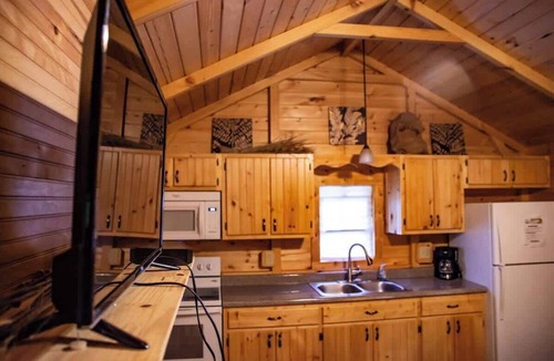 Carbon Hill Cabin | Whippoorwill at Avenwood Cabins
