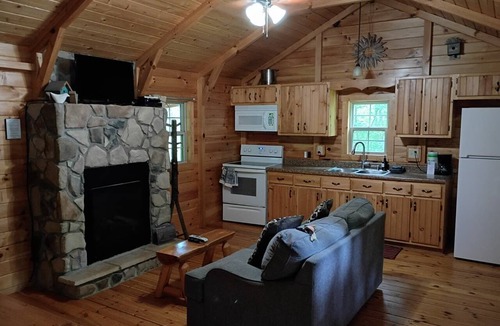 Carbon Hill Cabin | Whippoorwill at Avenwood Cabins