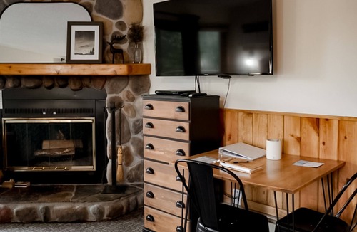 Lutsen Condo | Whirlpool Suite w/Pool, Hot Tub, Hiking, Golfing, & More on Lutsen Mountain