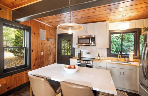 Pentwater Cottage | Whispering Oaks - storybook 2 bedroom, 1 bath cottage in Pentwater