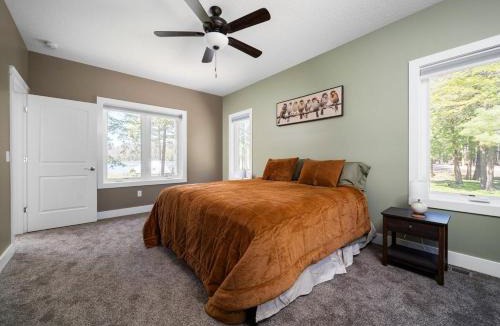 Traverse City House | Whispering Pines Cottage on Bass Lake