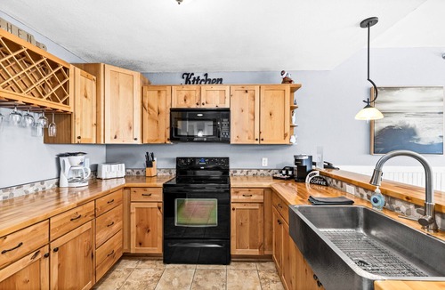 Two Harbors Apartment | Whispering Pines Lake Views | 1BR King Suite