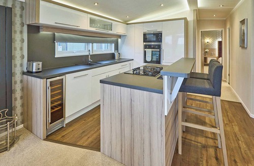 Low Gate Ski Chalet | Whistler Deluxe Lodge
