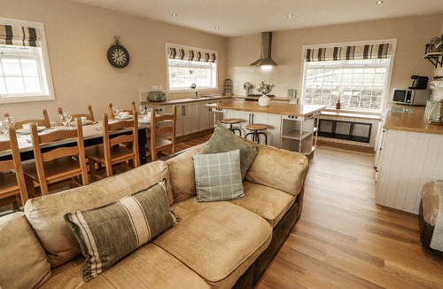 Great Clifton Cottage | White Gables