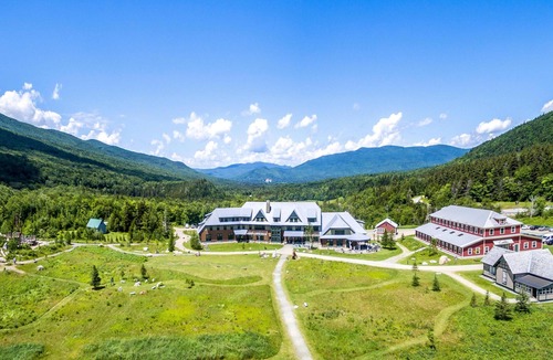 Carroll Hotel | White Mountains Basecamp, Gear Library, Breakfast, Onsite Trailhead, Shared Bath