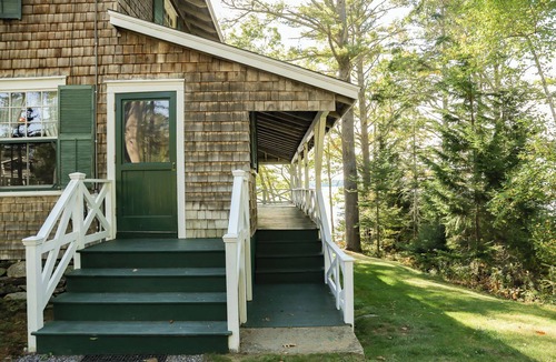 Bayville Cottage | White Pines Cottage - Classic Maine Cottage - Waterfront on Linekin Bay!