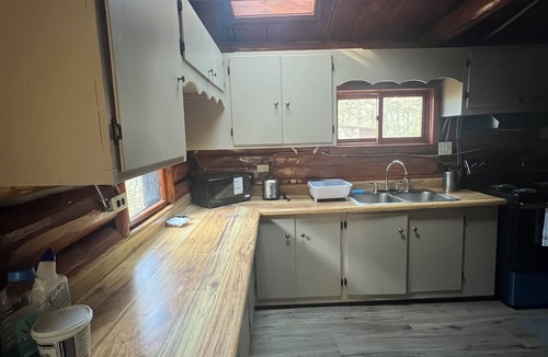 Vanderbilt Cabin | White Pines-Nature Lovers Getaway, Pigeon River.(2-4 Cabin Rentals, Min. 3 days)