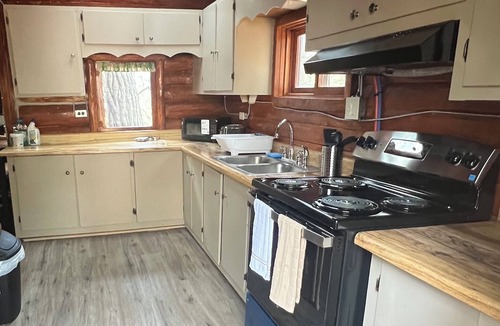 Vanderbilt Cabin | White Pines-Nature Lovers Getaway, Pigeon River.(2-4 Cabin Rentals, Min. 3 days)
