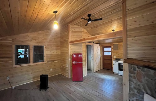Vanderbilt Cabin | White Pines-Nature Lovers Getaway, Pigeon River.(2-4 Cabin Rentals, Min. 3 days)