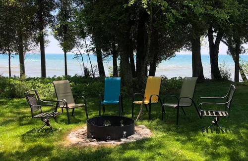 Sturgeon Bay House | White Rock at 4160 Glidden Drive