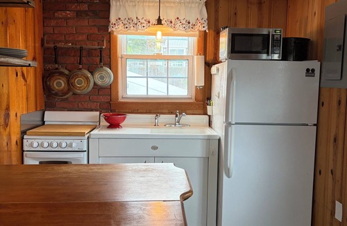 Plymouth House | Whitehorse beach access walking distance.