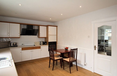 Whitley Bay House | Whitley Bay - 2 Bedroom House - Plus Sofa Bed - Refurbished Throughout