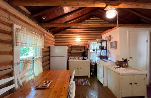 Cedarville Cabin | Wilderness Bay Cabin - Les Cheneaux Landing