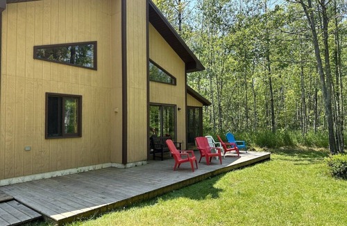 La Pointe House | Wilderness Retreat Cottage Tucked in the Woods
