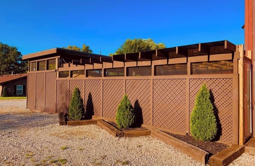 Waverly Apartment | Willow South Upstairs Unit in Buchanan/Waverly with Wi-Fi and AC
