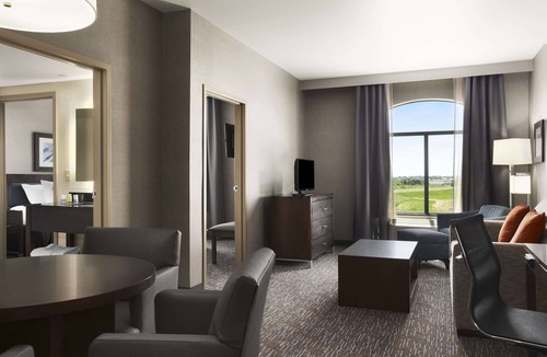 Bismarck Hotel | Wingate by Wyndham Bismarck