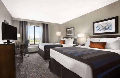 Bismarck Hotel | Wingate by Wyndham Bismarck
