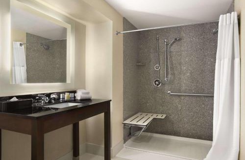 Bismarck Hotel | Wingate by Wyndham - Bismarck