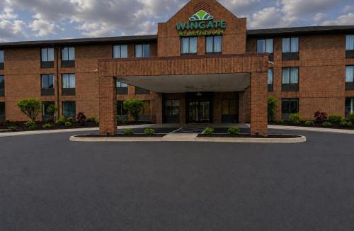 Livonia Hotel | Wingate by Wyndham Livonia