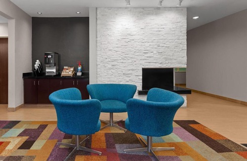 Oshkosh Hotel | Wingate by Wyndham Oshkosh