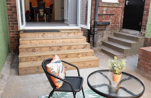 Fenham House | Wingrove-5 Bdrm 2 Bath House Free Parking and Wifi