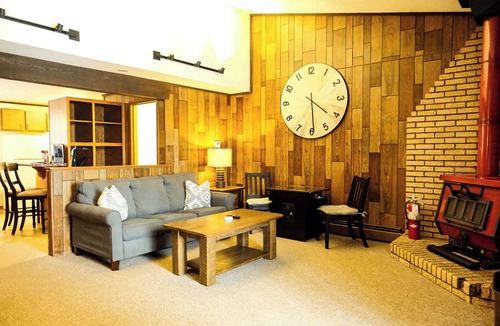 Bessemer Villa | Winter Ski Hangout I Alpen Villas at Powderhorn Mountain