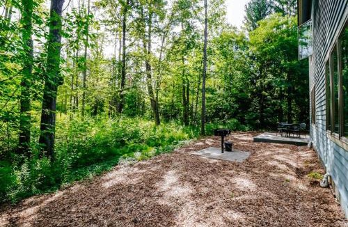 Thompsonville House | Wintergreen Condo, Unit 540