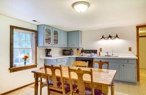 Mauston Cottage | Wisconsin Cabin Getaway Near Castle Rock Late