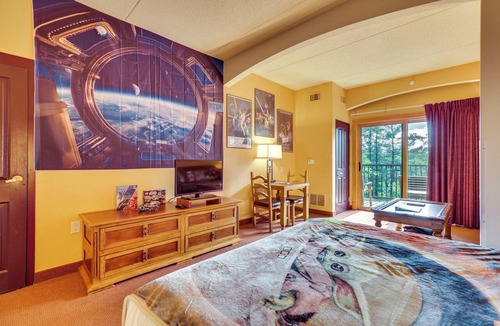 Wisconsin Dells Apartment | Wisconsin Dells Resort Condo w/Star Wars Decor!