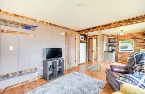 Stone Lake Cabin | Wisconsin Lakeside Cottage w/Deck, Views