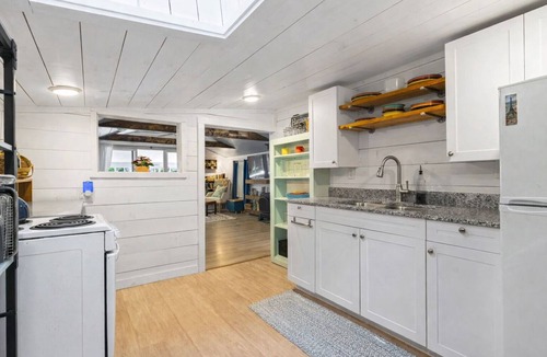 Mid-Coast and Islands Cottage | With an easy, scenic walk to the beach, you'll enjoy daily tides and sunsets.