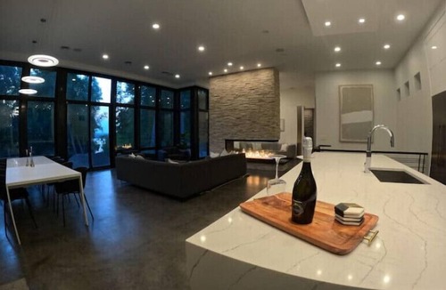 North Hudson House | with pool & hot tub!