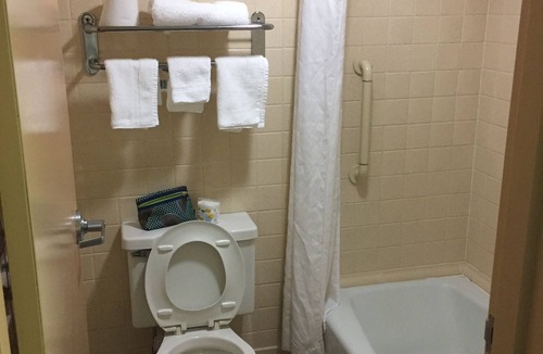 Sandusky South Hotel | Wolf Inn Hotel
