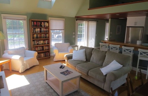 Chatham Cottage | Wonderful cottage located in the heart of downtown Chatham.steps to everything.