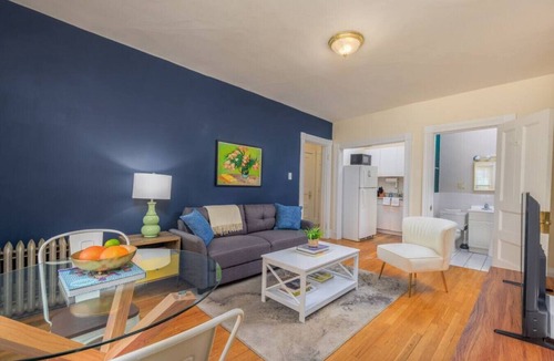 Back Bay West Apartment | Wonderful Newbury 1 Bedroom!