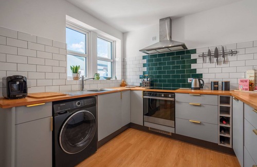 Drumnadrochit Villa | Wonderful private villa for 2 guests with WIFI, TV and patio