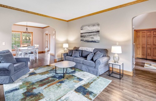 Green Bay House | Wooded Cul-De-Sac Oasis