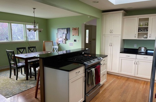 Athens House | Wooded Scenic & Modern Home Near Campus