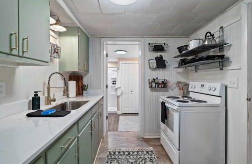 New Rumley House | Woodland home with workspace and TV