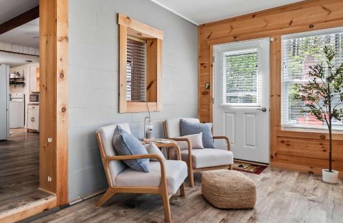 New Rumley House | Woodland home with workspace and TV