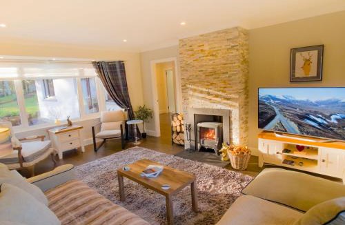 Woodend House | Woodland House