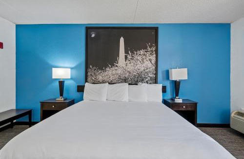 Greenwich Hotel | Woodland Inn and Suites Extended Stay