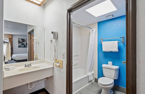 Greenwich Hotel | Woodland Inn and Suites Extended Stay