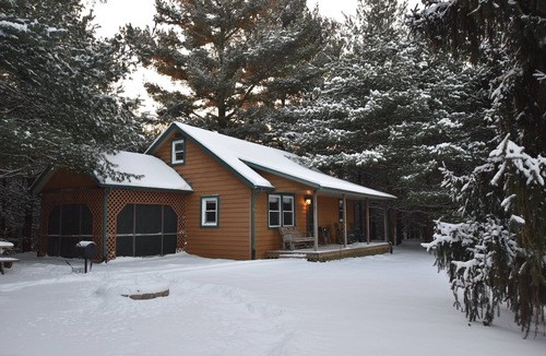 Laurelville Cabin | Woodland view-Cedar Cottage