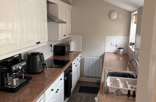 Saltcoats Cottage | Woodside Bunglaow - Stay by the Sea