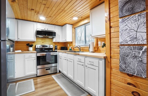 Nelsonville Cabin | Woodside Retreat — A Hidden Cabin Getaway- Where Nature Meets Comfort