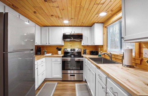 Nelsonville Cabin | Woodside Retreat — A Hidden Cabin Getaway- Where Nature Meets Comfort