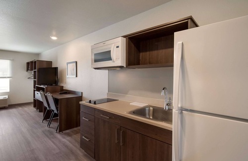Colorado Springs Hotel | WoodSpring Suites Colorado Springs North - Air Force Academy