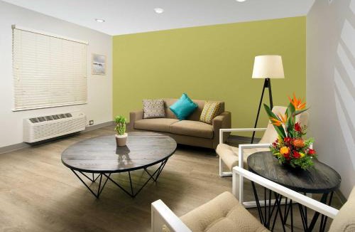 Fargo Hotel | WoodSpring Suites Fargo North Near NDSU