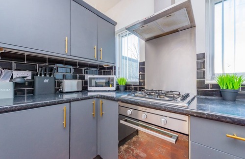 Heswall House | Workforce Accommodation Near Deeside | Sleeps 6